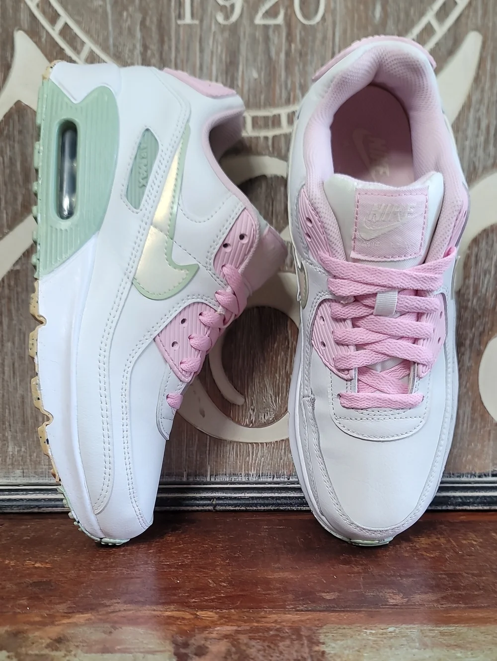 🔥 Nike Air Max 90 LTR Special Edition "Pink Foam/ Honeydew" Wmns 8, Like New - Picture 2 of 15